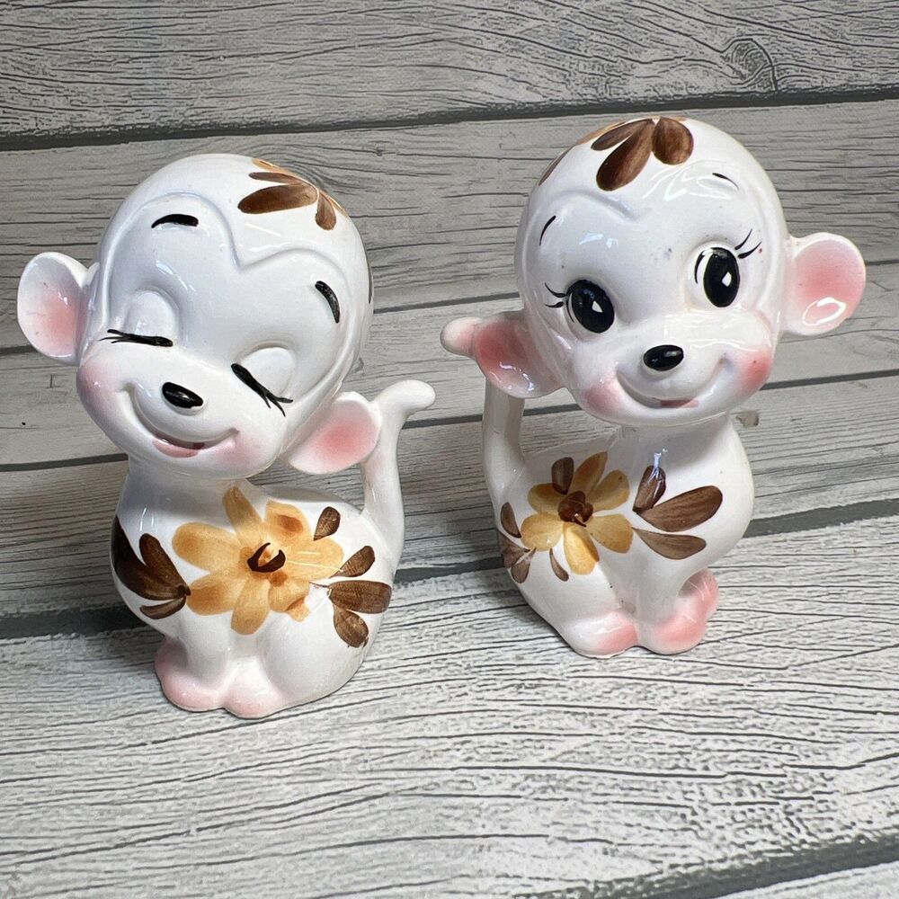 Vintage Japan Salt & Pepper Shakers Sitting Smiling Ceramic Monkeys Flowers 4”
